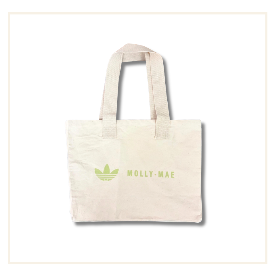 Molly-Mae x adidas Borsa tote Matcha esclusiva di Oxford Street