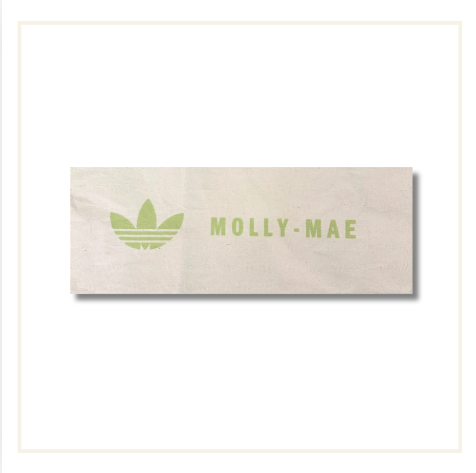 Molly-Mae x adidas Borsa tote Matcha esclusiva di Oxford Street